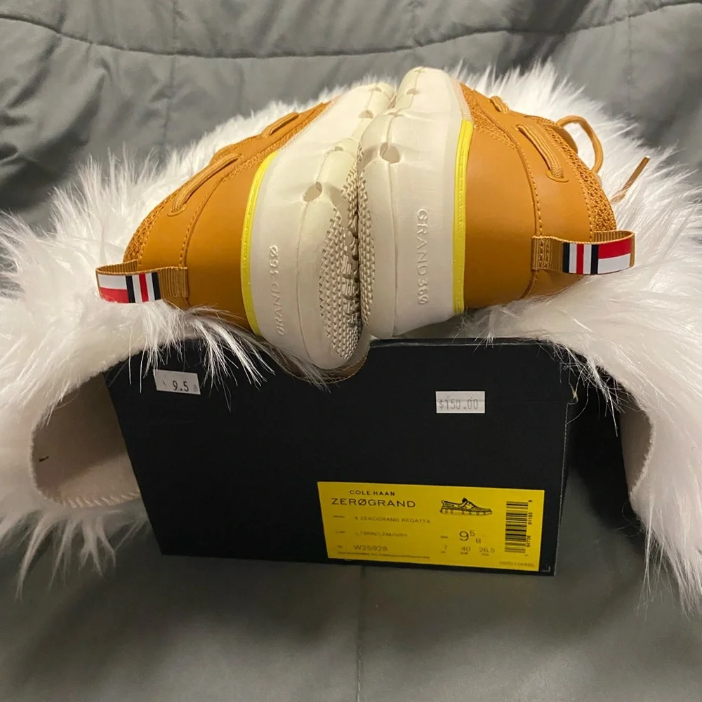 COLE HAAN - Picture 4 of 7